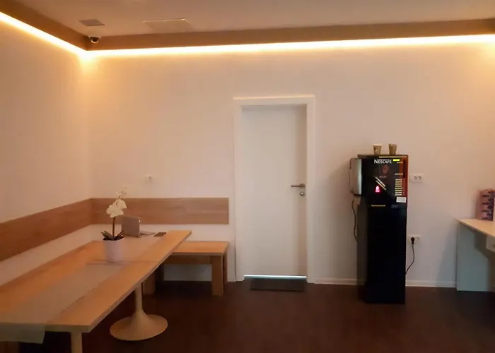 אכסניה Railway