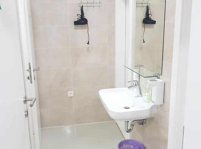 Railway אכסניה *